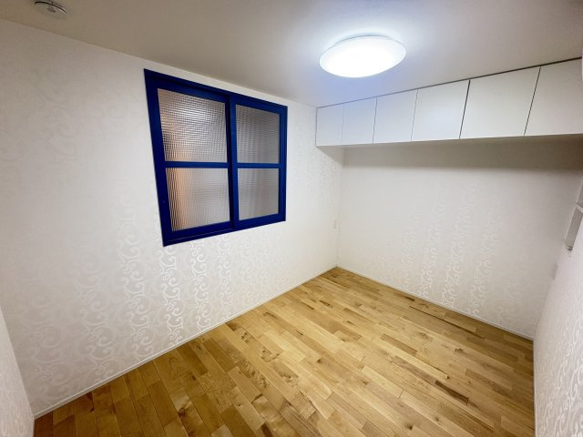マンション東陽町の寝室|落ち着いた色調の寝室です