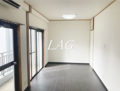 【居間・リビング】 | ＬＥＯ六拾弐番館 | 洋室のお部屋です。