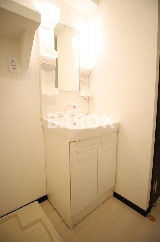 福岡市西区内浜２丁目のアパートの洗面所