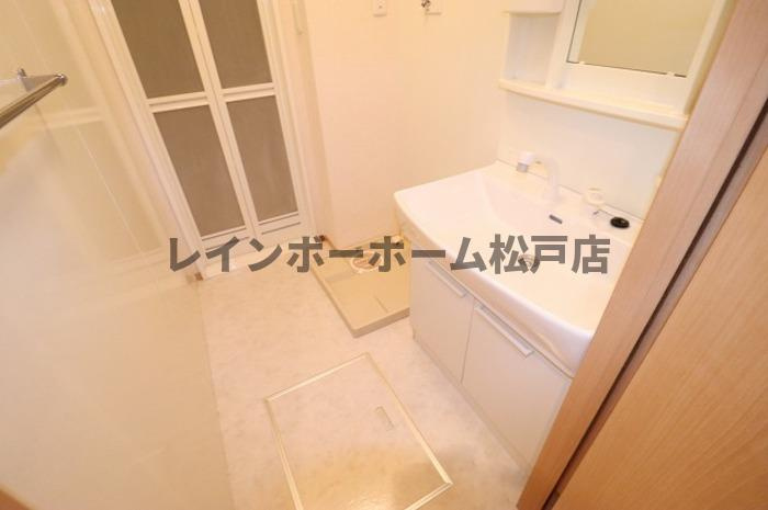 仲介手数料（賃料の1.10ヵ月）の50％OFF対象物件！の独立洗面台