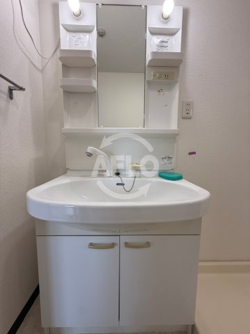 ソレアード鶴見　茨田北小学校区の独立洗面台|ソレアード鶴見　洗面所
