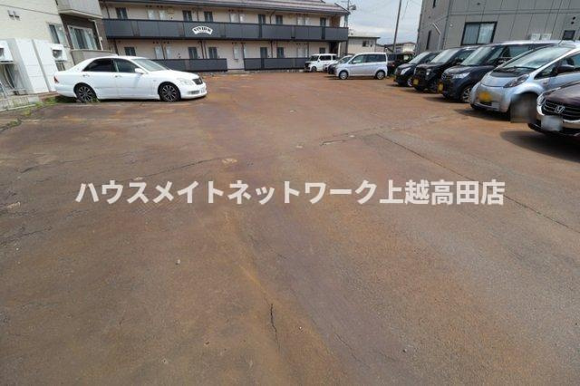 ビビッドＫの駐車場|消雪付駐車場