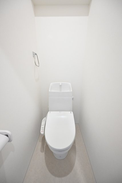 ＲＯＸＩＳ日暮里のトイレ|シンプルで使いやすいトイレです