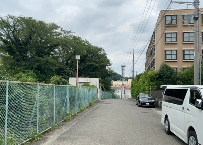 【展望】 | 愛名新築戸建 | 土地の地勢が高台の場合、景色を綺麗にみることができ、景色にこだわってお家探ししている方におすすめです！また平坦地よりも風通しがいいというメリットがあります。デメリットもあるので是非現地でご確認下さい。