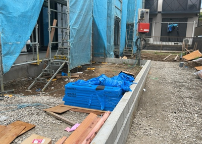 【庭】 | 愛名新築戸建 | 家族でのBBQを行うのであれば3坪程度の広さがあればよいでしょう。ガーデニングや家庭菜園を楽しむ際は、手入れが行き届く範囲にすると安心です。また、庭のある方角や接道が気になる方は事前に確認しましょう。