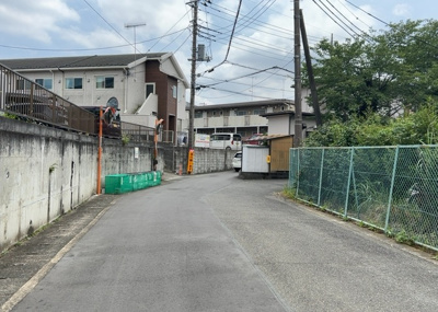 【展望】 | 愛名新築戸建 | 桜や紅葉の名所に出かける人は多いと思いますが、家にいながら季節の移ろいを感じる生活を送りませんか？リビングや窓から見える景色が生活を彩るワンポイントに！現地から見える景色を堪能してみては如何でしょう。