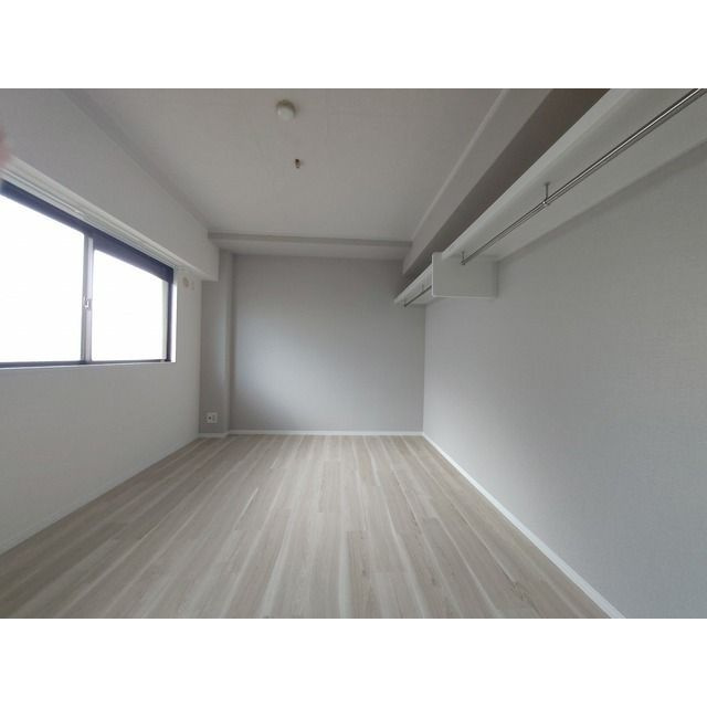 熊本市南区出仲間７丁目の賃貸マンションの洋室
