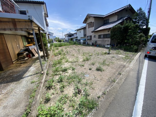 新築　高崎市栗崎町1期　LIGNAGE　１号棟の駐車場|現地写真　駐車スペースは並列3台分可能です！
