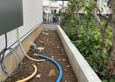 【庭】 | 妻田西新築戸建 | 庭があることでガーデニングや家庭菜園はもちろん、こどもの遊び場やペットを放して遊ぶことができます。また、家の周囲に余裕があるということです。隣地との間があれば、十分な日当たりと、風通しが確保できます。
