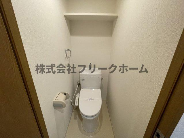 武蔵野市吉祥寺本町２丁目の賃貸マンションのトイレ