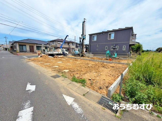 小牧市東第5(全2棟)の前面道路含む現地写真