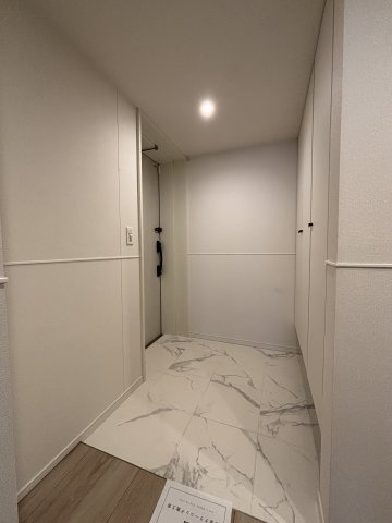 フラッフィー日本橋浜町の玄関|シンプルで使いやすい玄関です