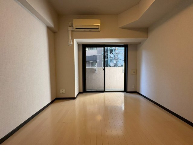 ブレシア銀座イーストの居間・リビング|こちらのリビングで趣味の時間をお楽しみください