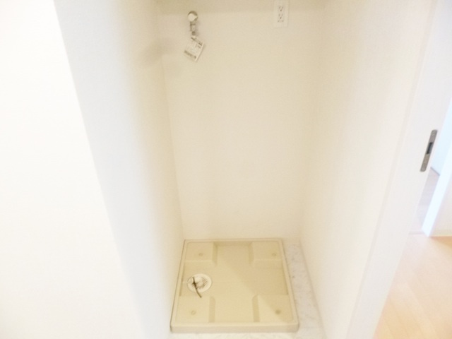 シャンパニーインの設備|室内洗濯機置場完備しています