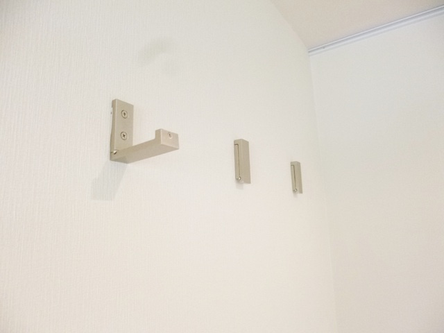 シャンパニーインの設備|たためるフックはオシャレです