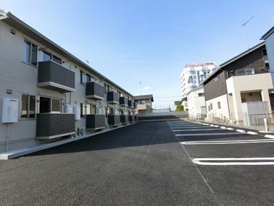 【駐車場】 | コラット ガーデン | 駐車場