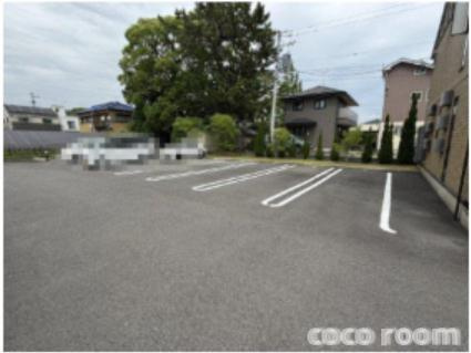 メゾン　ド　パディの駐車場|縦列2台付き
