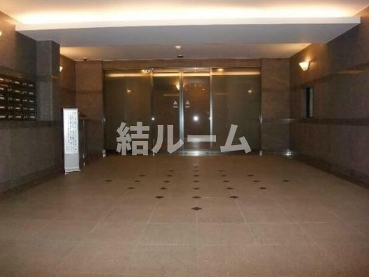 板橋区小茂根４丁目の賃貸マンションのエントランス