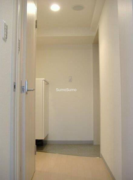 ダイドーメゾン大阪本町EASTの玄関