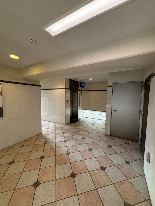 ダイドーメゾン大阪本町EASTのロビー