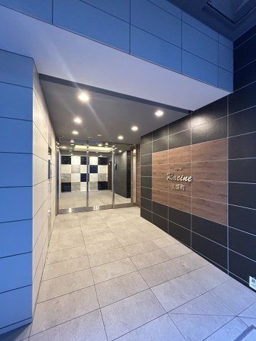 ラシーヌ瓦屋町のエントランス