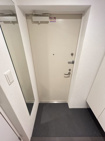 ラシーヌ瓦屋町の玄関