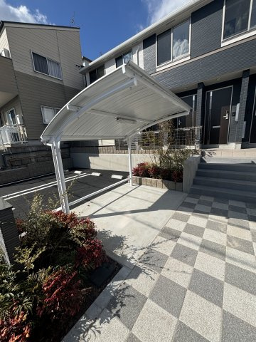 神戸市中央区坂口通新築アパート の駐車場