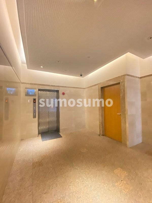大阪市西区靱本町３丁目の賃貸マンションのロビー