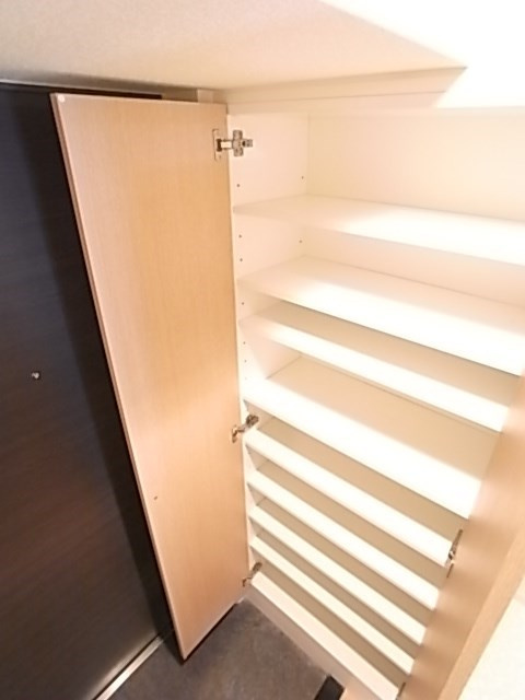 エステムコート三宮駅前Ⅱアデシオンの収納