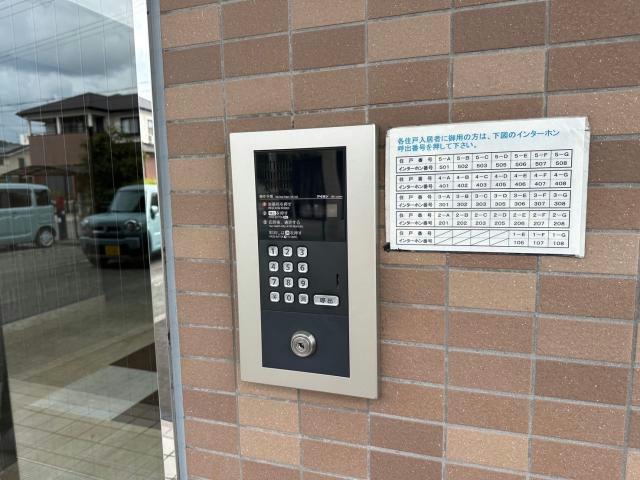 グローバル高田のエントランス