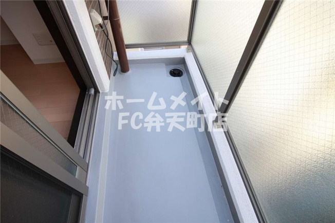 【バルコニー】 | ステイブルコート弁天町 | お洗濯にも便利なバルコニー付き