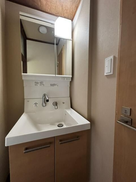 一ノ谷町4丁目貸家の洗面所