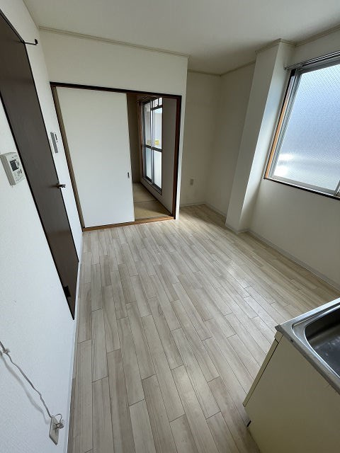 スペリティ岡山5番館の居間・リビング|ゆったりとした居間です
