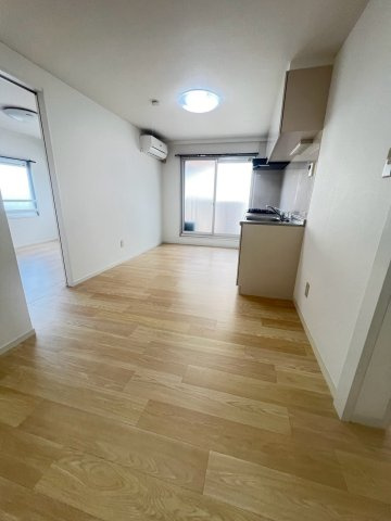 西宮市天道町の賃貸マンションの居間・リビング