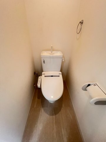 西宮市天道町の賃貸マンションのトイレ