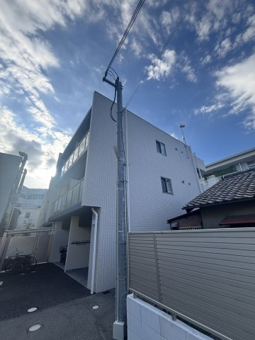 ＲＡＲＡ　ＣＯＵＲＴ　東園田の外観