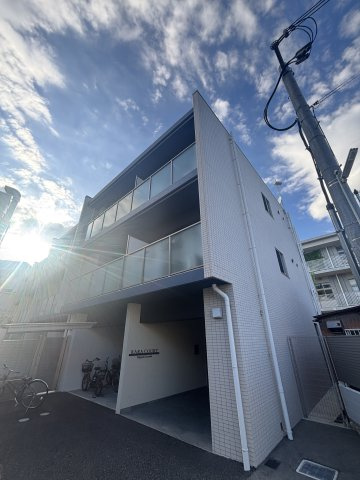 ＲＡＲＡ　ＣＯＵＲＴ　東園田の外観