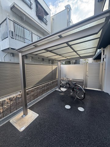 ＲＡＲＡ　ＣＯＵＲＴ　東園田の駐車場
