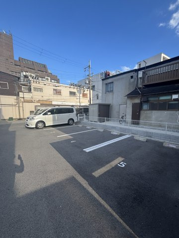 ＲＡＲＡ　ＣＯＵＲＴ　東園田の駐車場