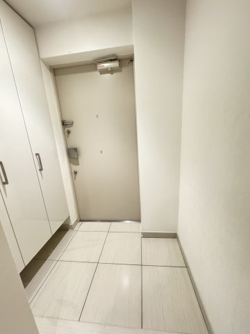 ディアエスタミオ新長田の玄関
