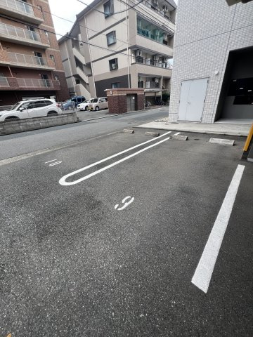 ツインリバーマーレの駐車場