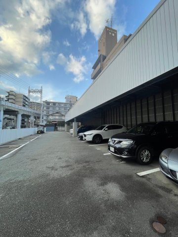 アビターレ薬院南の駐車場