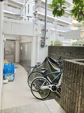 プライムアーバン新宿落合のその他|敷地内ごみ置場