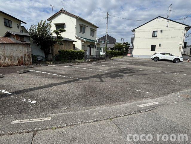 グランシャリオⅡ　A棟の駐車場