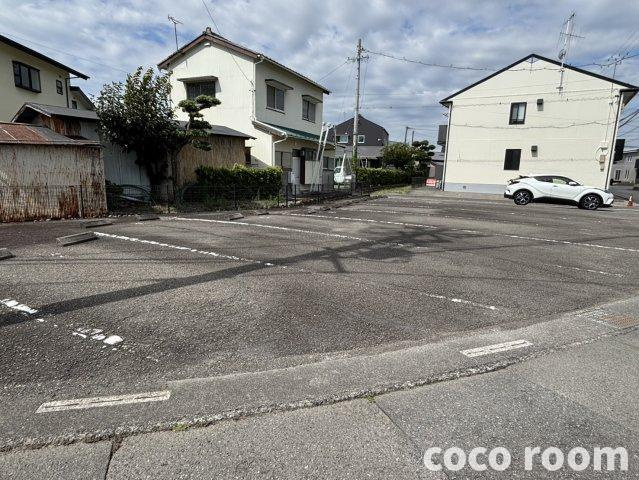 グランシャリオⅡ　A棟の駐車場
