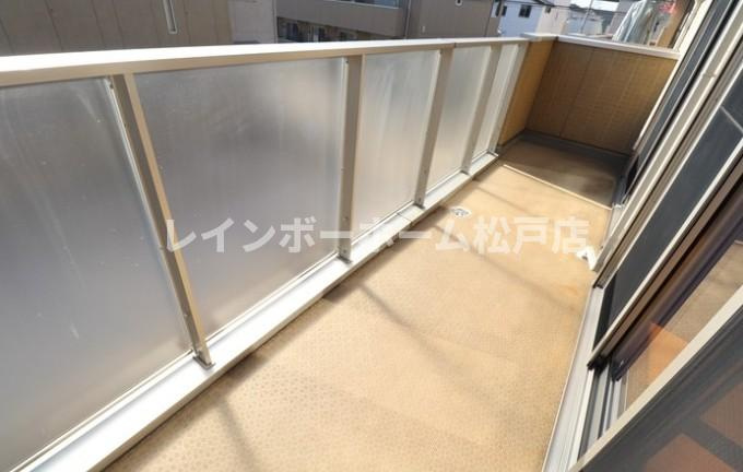 仲介手数料（賃料の1.10ヵ月）の50％OFF対象物件！のバルコニー