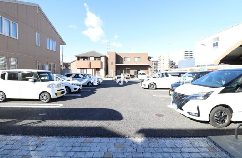 仲介手数料（賃料の1.10ヵ月）の50％OFF対象物件！の駐車場|駐車スペースもあります