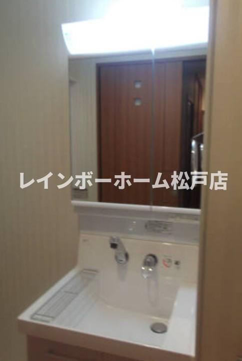 仲介手数料（賃料の1.10ヵ月）の50％OFF対象物件！の洗面所|コンパクトで使いやすい洗面所