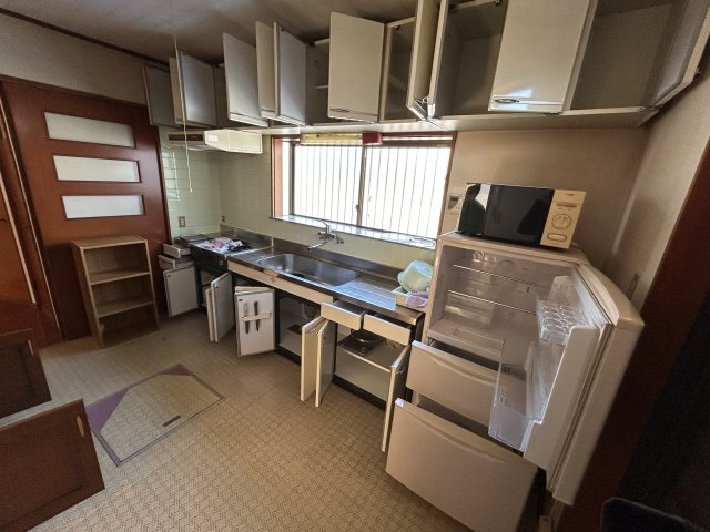 高崎市日高町　中古戸建のキッチン|コンパクトなキッチンで掃除もラクラク