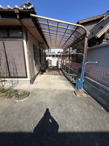 高崎市日高町　中古戸建の駐車場|駐車スペースもあります